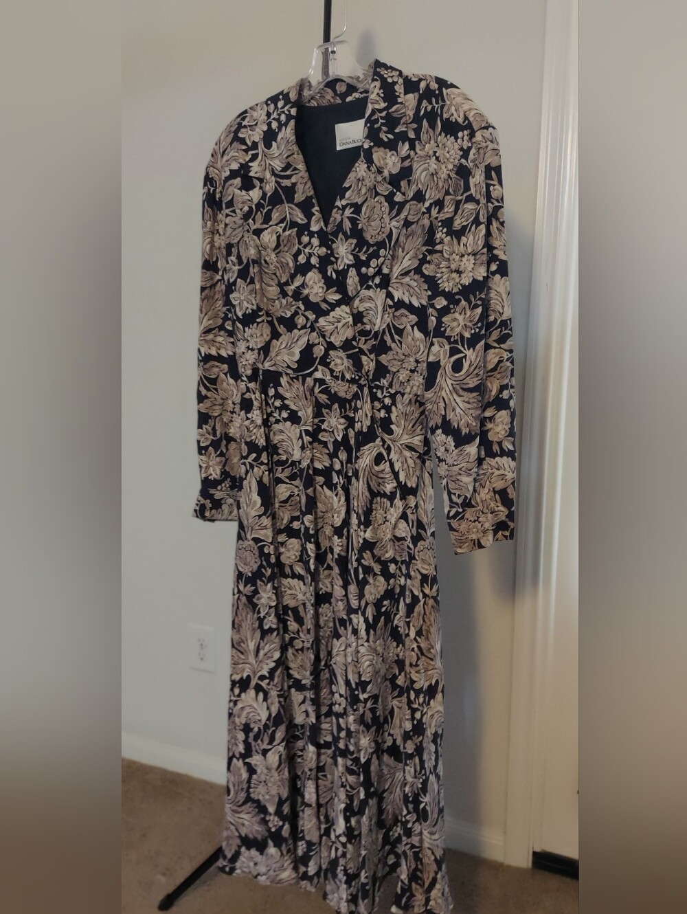 Dana Buchman Black and Beige Floral Long Sleeve Dress